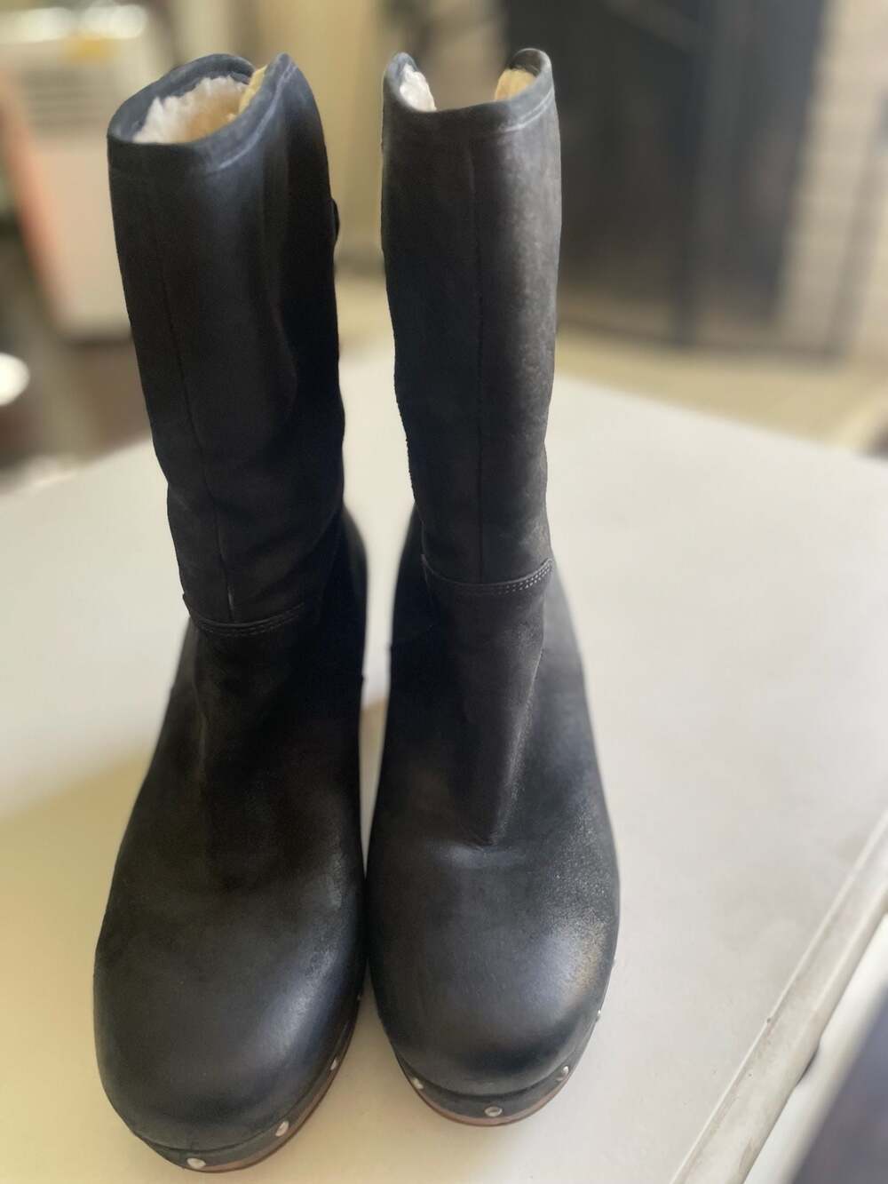 UGG Australia Lynnea Black Leather Shearling Lined Clog Wedge Boots